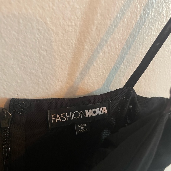 Fashion nova dress - Picture 2 of 2